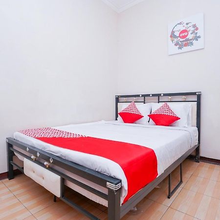 Collection O 1112 Comfitel Siwalankerto Aa4 Hotel Surabaya Buitenkant foto