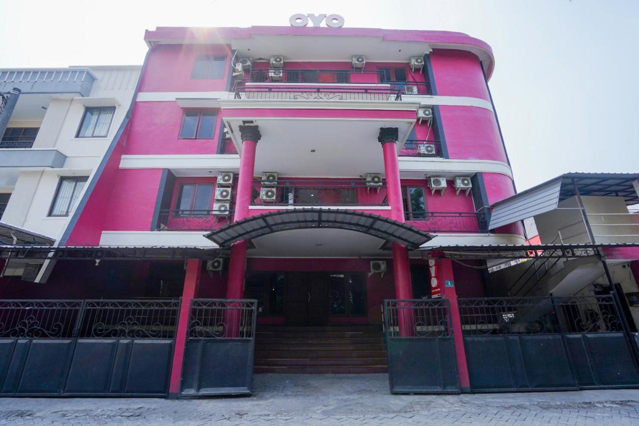 Collection O 1112 Comfitel Siwalankerto Aa4 Hotel Surabaya Buitenkant foto