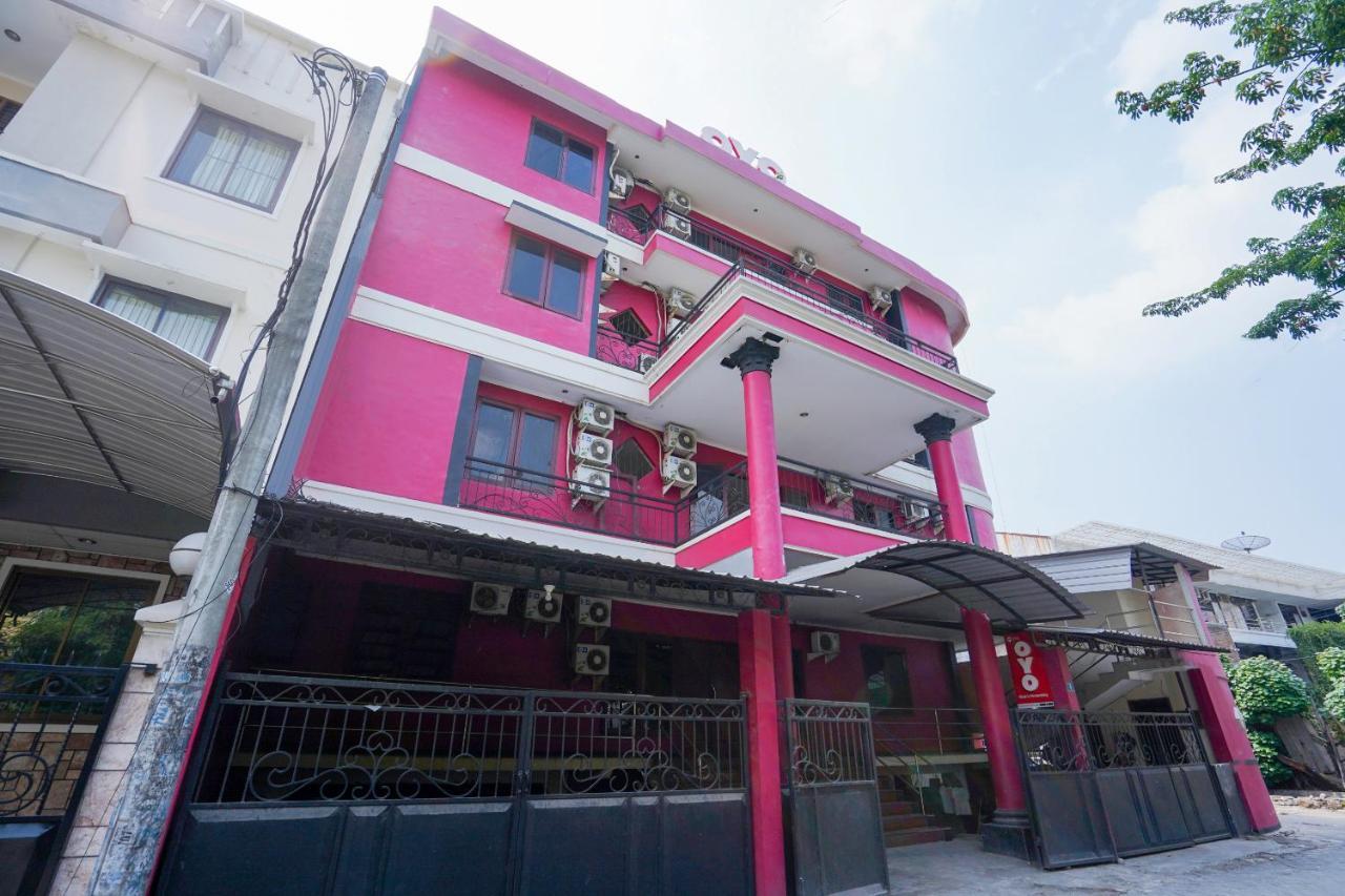 Collection O 1112 Comfitel Siwalankerto Aa4 Hotel Surabaya Buitenkant foto