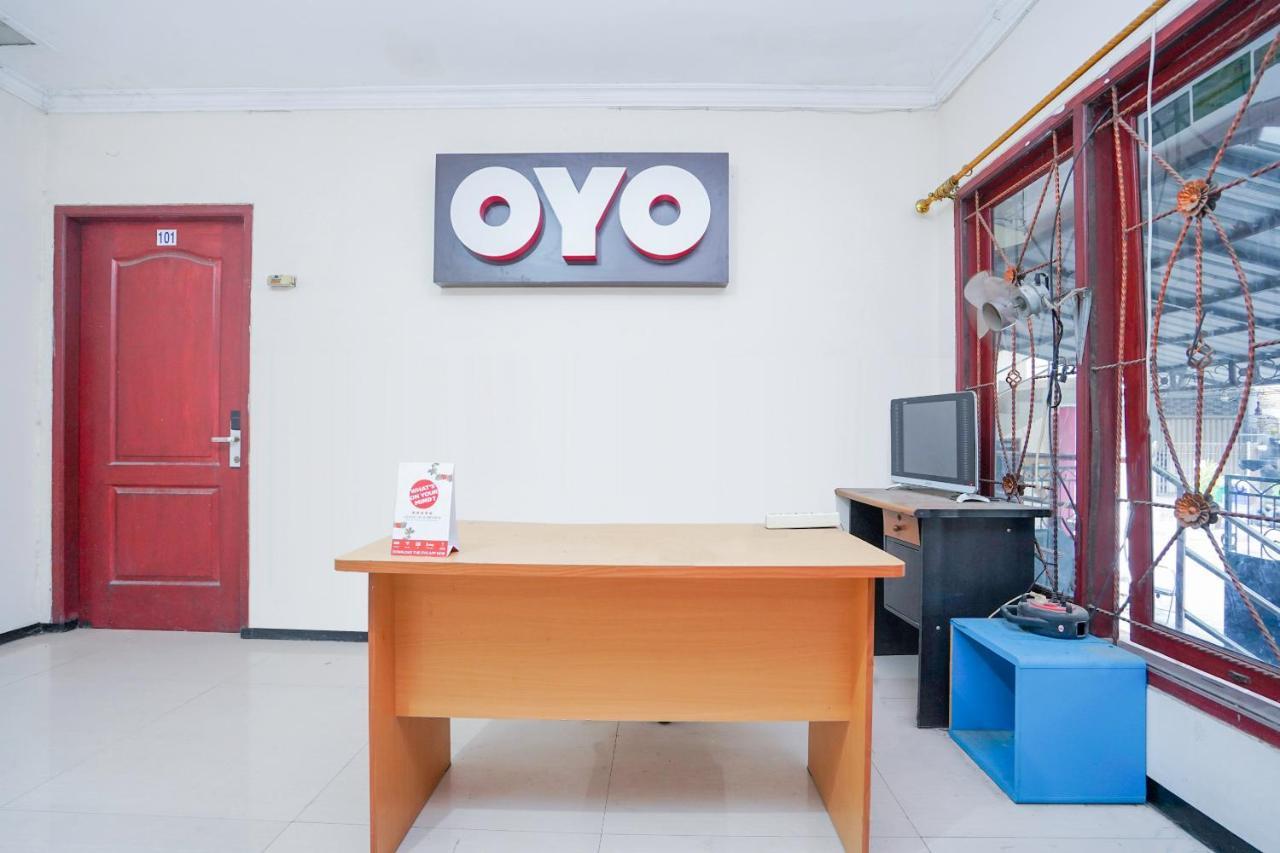 Collection O 1112 Comfitel Siwalankerto Aa4 Hotel Surabaya Buitenkant foto