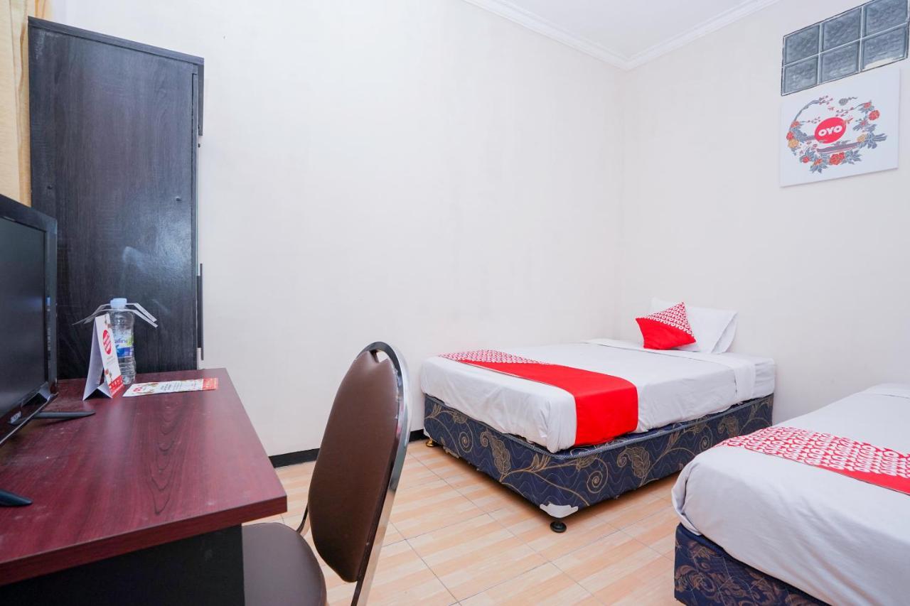 Collection O 1112 Comfitel Siwalankerto Aa4 Hotel Surabaya Buitenkant foto