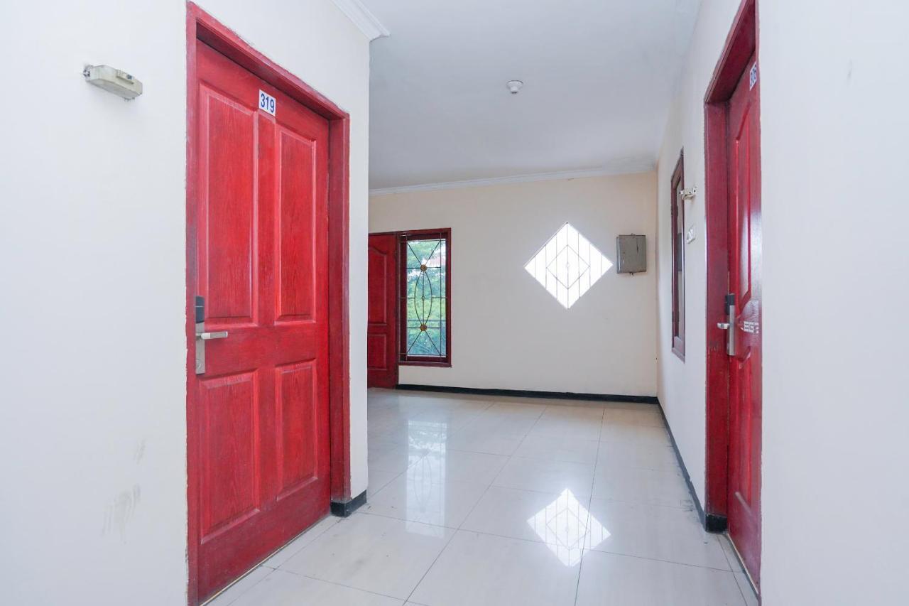 Collection O 1112 Comfitel Siwalankerto Aa4 Hotel Surabaya Buitenkant foto