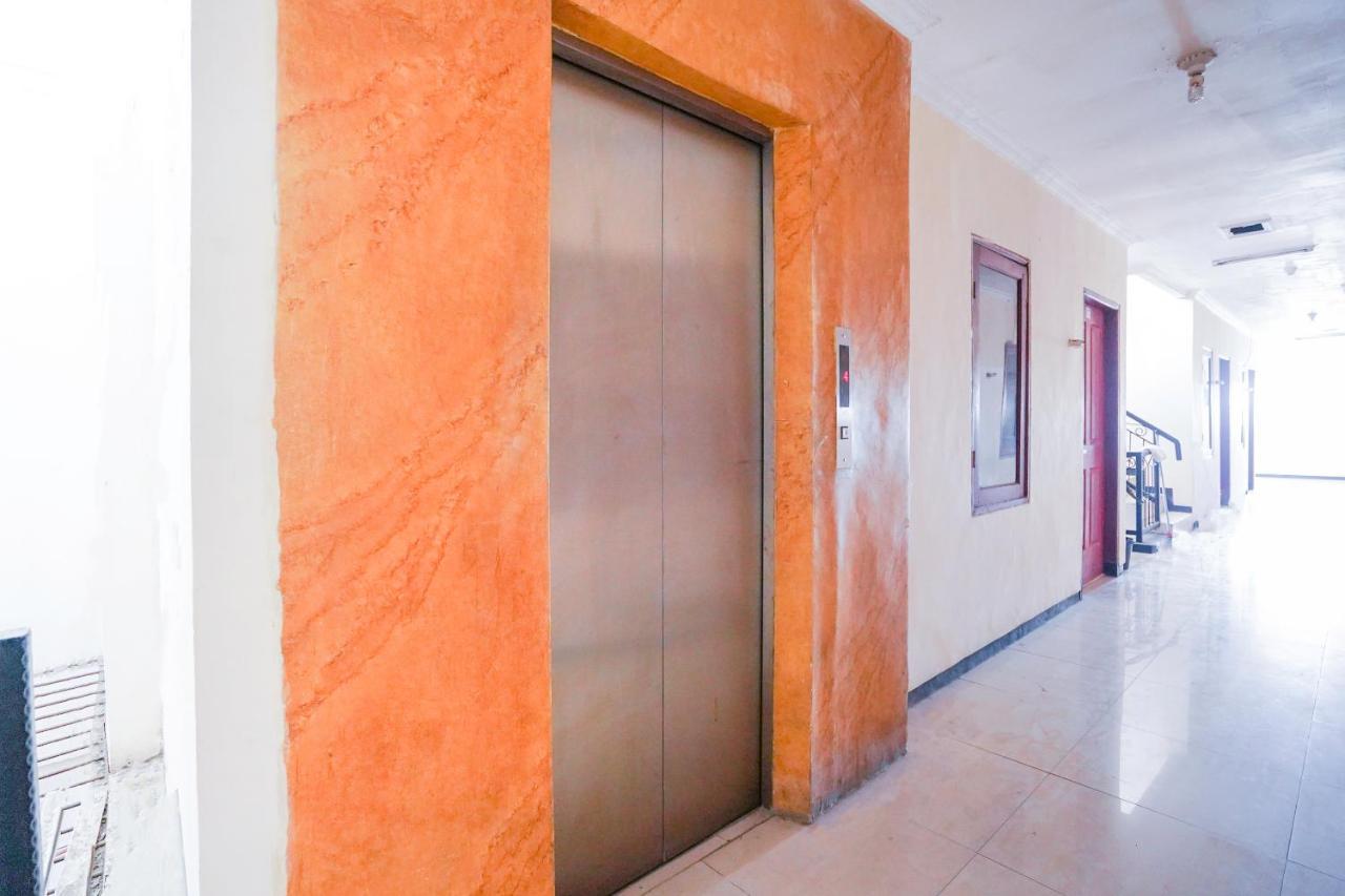 Collection O 1112 Comfitel Siwalankerto Aa4 Hotel Surabaya Buitenkant foto