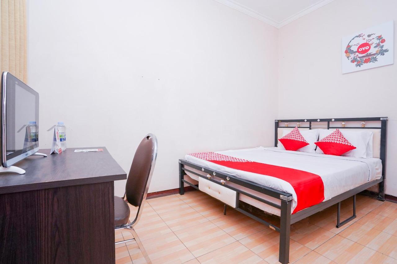 Collection O 1112 Comfitel Siwalankerto Aa4 Hotel Surabaya Buitenkant foto