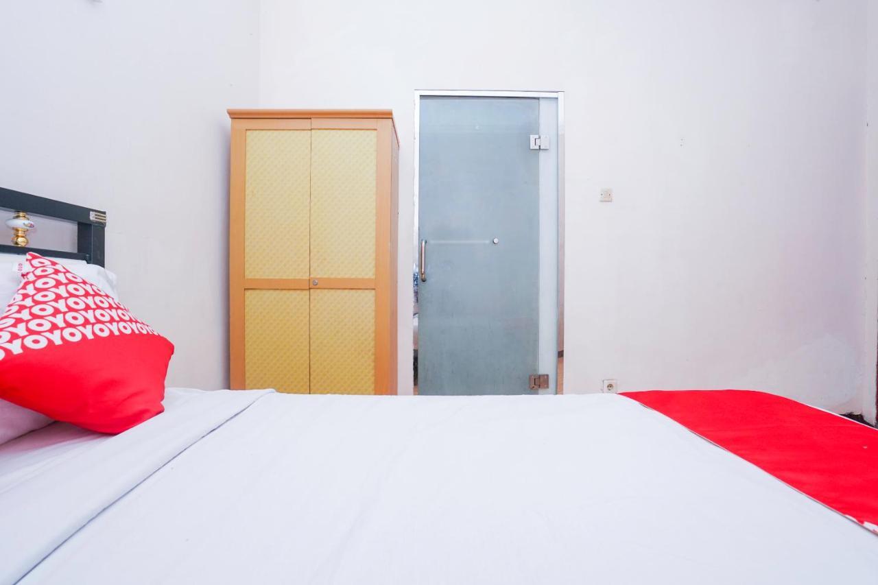 Collection O 1112 Comfitel Siwalankerto Aa4 Hotel Surabaya Buitenkant foto