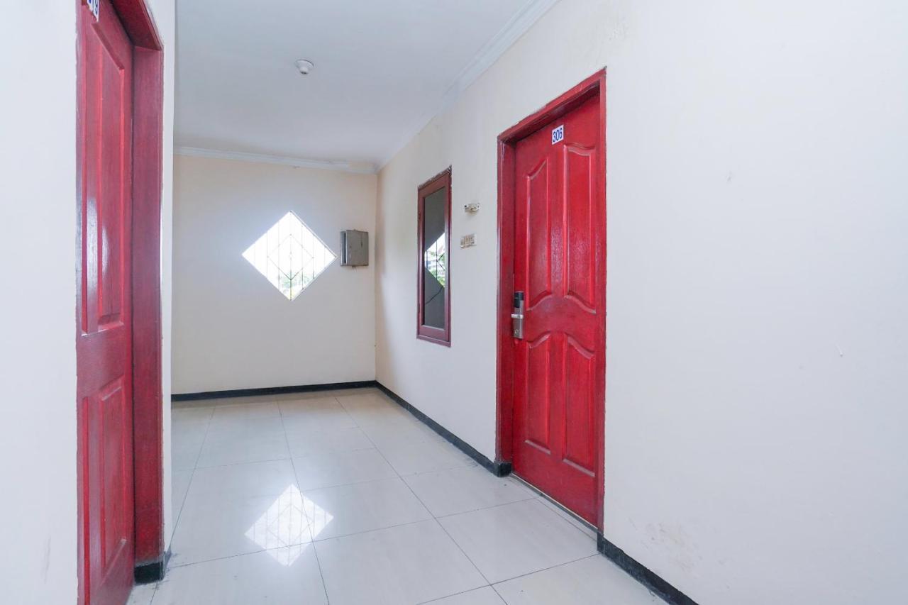 Collection O 1112 Comfitel Siwalankerto Aa4 Hotel Surabaya Buitenkant foto