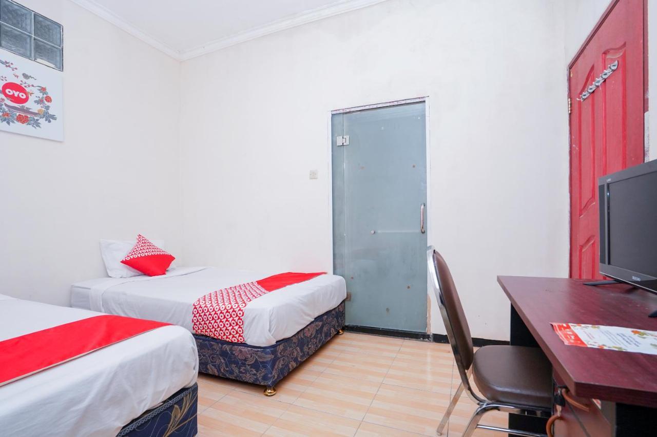 Collection O 1112 Comfitel Siwalankerto Aa4 Hotel Surabaya Buitenkant foto